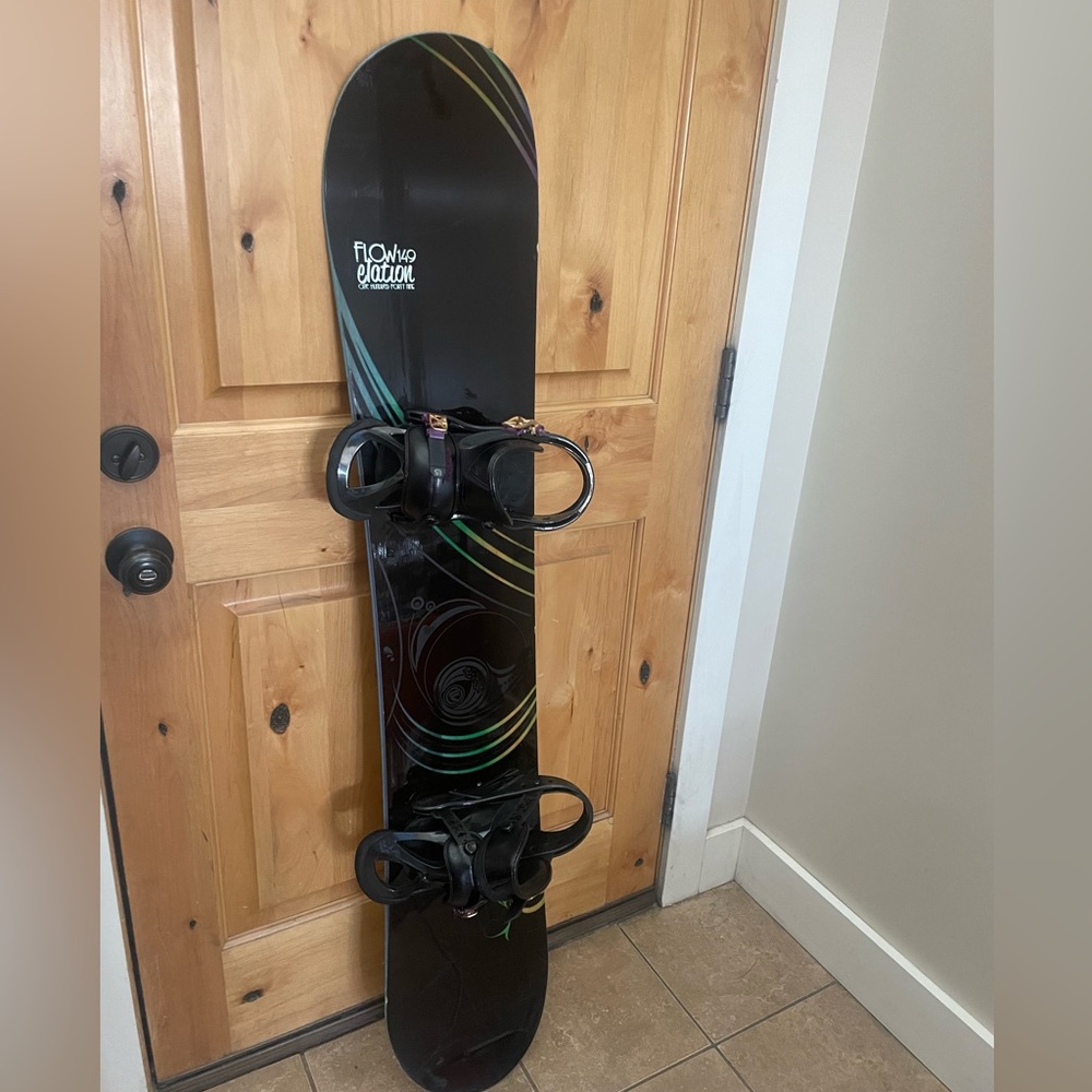 149 Flow Snowboard with Burton Bindings